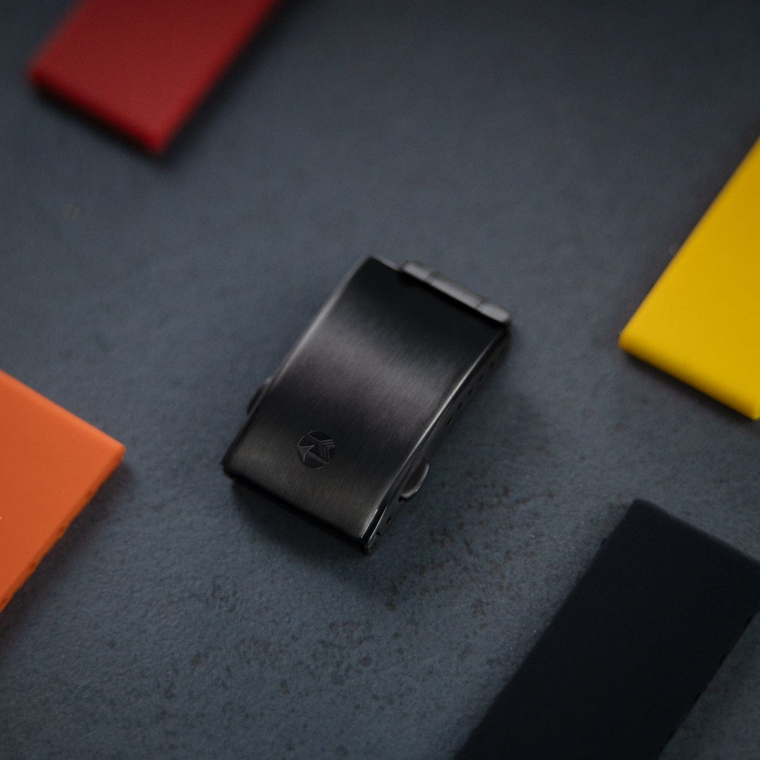 Cierre de acero inoxidable para correa de silicona de ajuste personalizado - Negro Cepillado